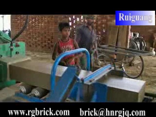Clay brick making machine