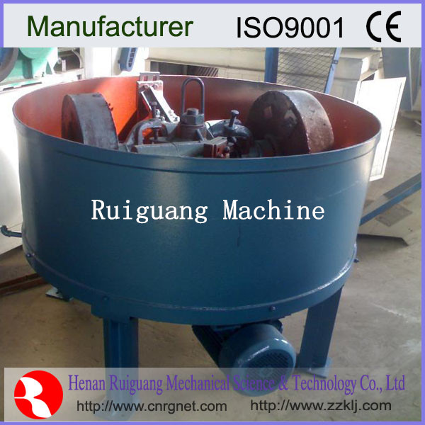 Wheel roller mixer for brick making