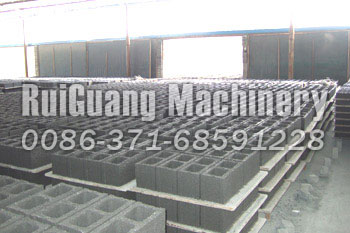 Blind-hole brick machine production field