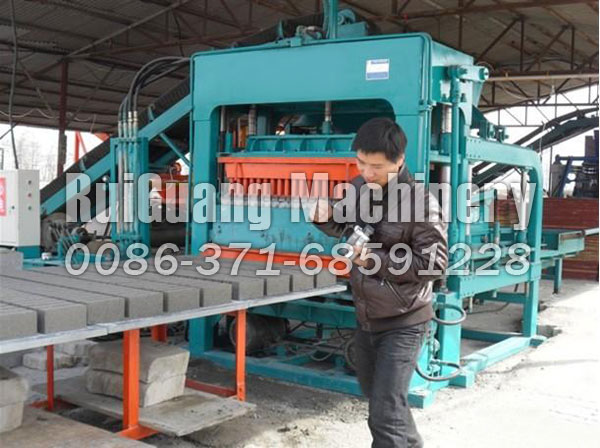 Hydraulic brick machine production field